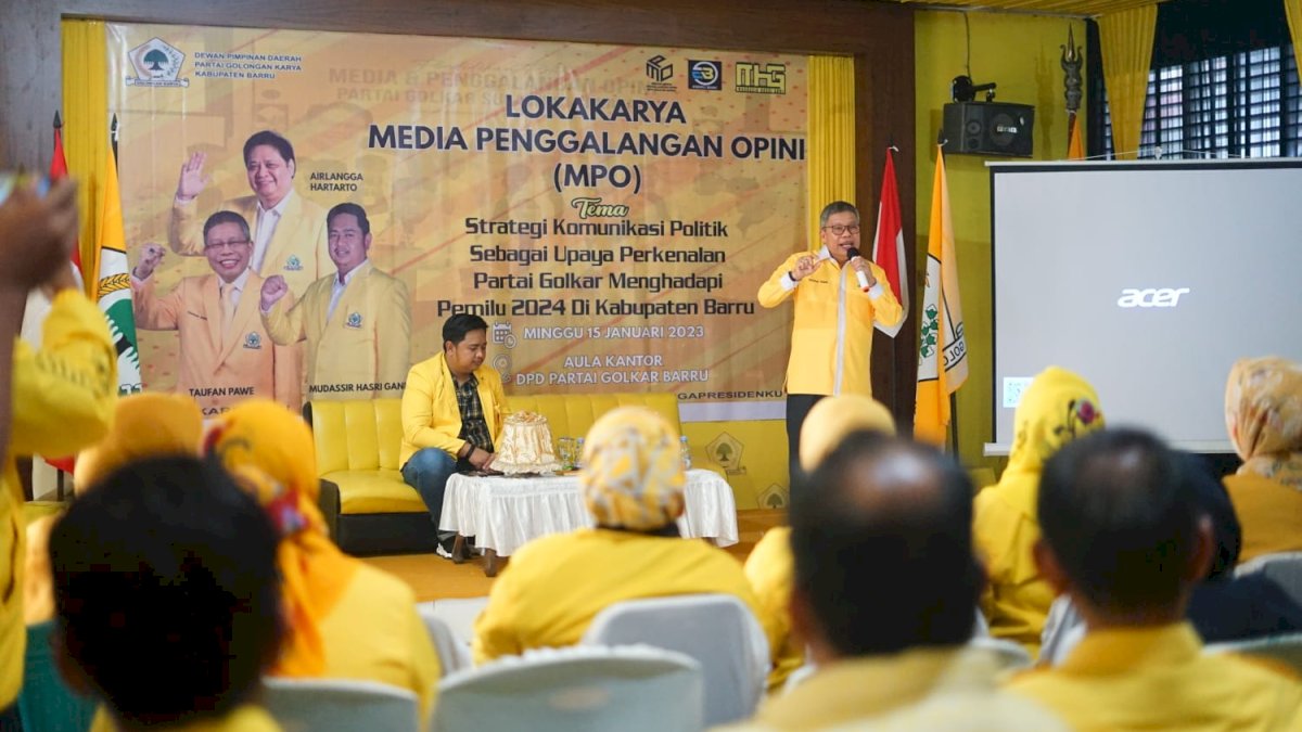 Taufan Pawe Bekali MPO Golkar Barru Strategi Rebut Hati Pemilih di Dunia Maya