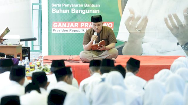 Doa bersama dengan keluarga besar Pondok Pesantren Ash-Shalihin Somba Opu dukung Ganjar Pranowo Presiden 2024 (dokumen: istimewa)