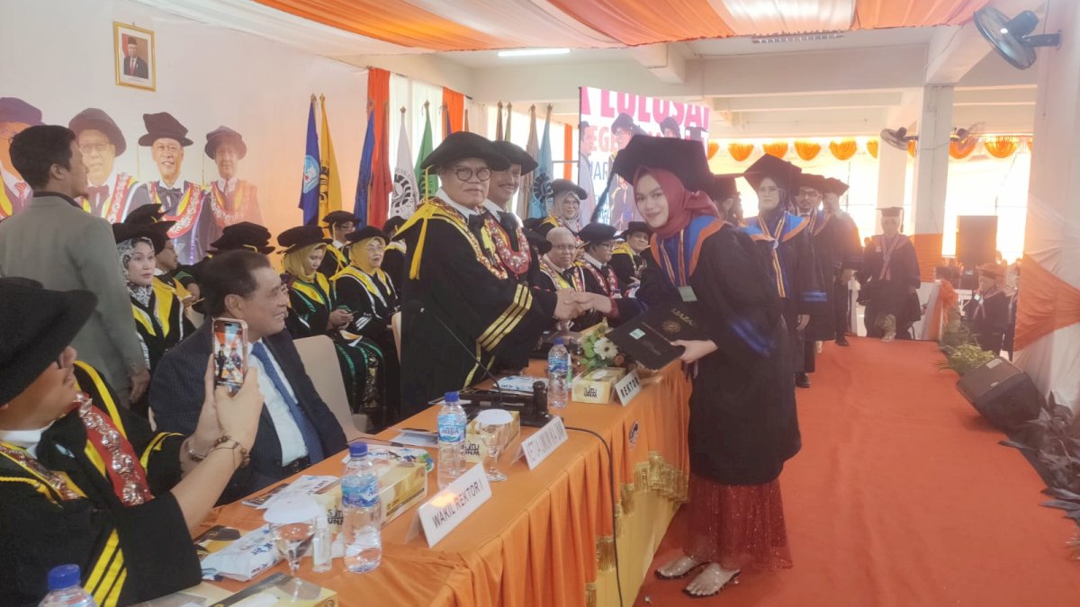 Kukuhkan 1000 Wisudawan Periode Januari 2023, Prof Husain Syam Harap Lanjutkan Pengabdian Kepada Masyarakat