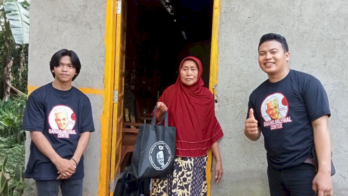 Ganjar Milenial Center Gelar Kelas Kecantikan Sekaligus Bagi Sembako di Maros