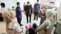 Andi Sudirman Jenguk Pasien Anak yang Mengalami Kelainan Jantung di RSCM Jakarta