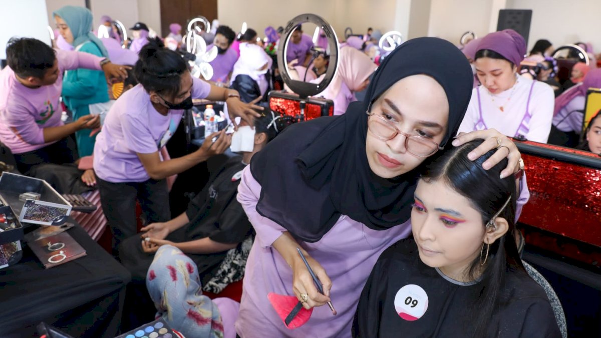 Srikandi Ganjar Sulsel Gelar Make Up Competition di Makassar, Ajang Peningkatan Soft Skill Milenial