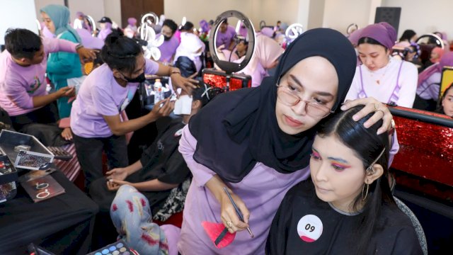 Suasana kompetisi make up Srikandi Ganjar Sulsel di Makassar (dokumen: istimewa)