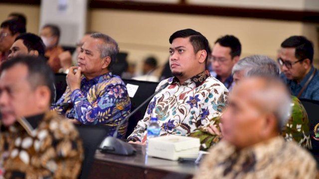 Bupati Gowa Adnan Purichta Ichsan saat mengikuti pertemuan dengan Menteri Dalam Negeri Tito Karnavian membahas Penanganan Pemulihan Ekonomi dan Inflasi Sulsel di Ruang Rapat Pimpinan Kantor Gubernur (dokumen: istimewa)