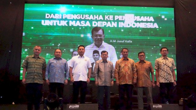 Jusuf Kalla bersama pengusaha Sulsel dalam pertemuan bertajuk Dari Pengusaha ke Pengusaha untuk Masa Depan Indonesia (dokumen: istimewa)