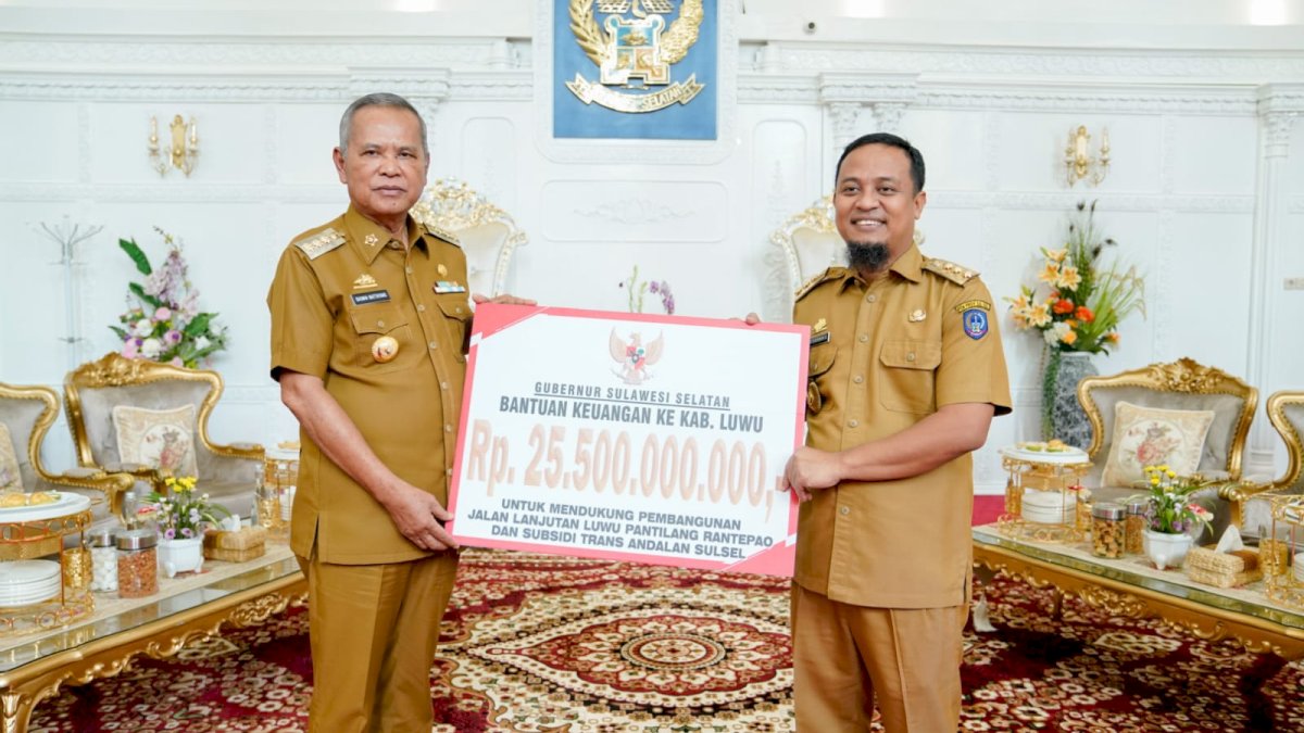 Andi Sudirman Serahkan Bantuan Keuangan Rp25,5 Miliar ke Pemkab Luwu