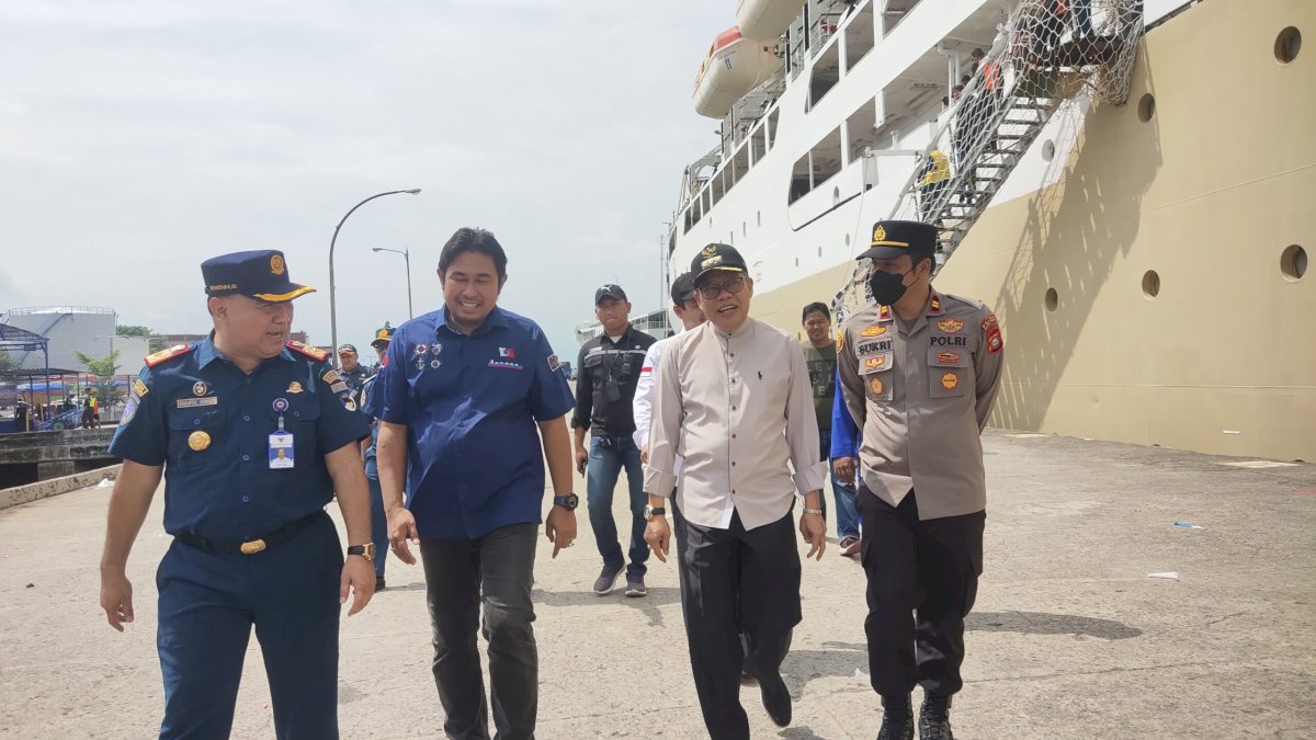Wali Kota Parepare Pantau Fasilitas Pelabuhan dan Kapal