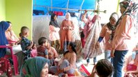Tunjukkan Kepedulian pada Kesehatan Ibu dan Anak, Mak Ganjar Sulsel Beri Penyuluhan dan Imunisasi