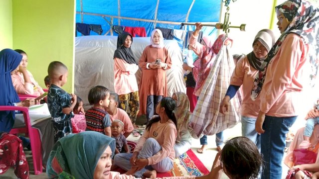 Relawan Mak Ganjar Sulsel gelar penyuluhan dan imunisasi balita di Takalar Sulsel (dokumen: istimewa).