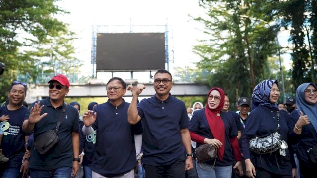 Jalan santai di puncak perayaan HUT Bank Sulselbar ke-62 tahun yang dihadiri Dirut Bank Sulselbar Yulis Suandi beserta jajaran (dokumen: istimewa).