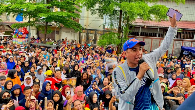 Jalan sehat Anak Rakyat di Kecamatan Tamalate. (Foto: Jahir Majid/Sulselsatu.com)