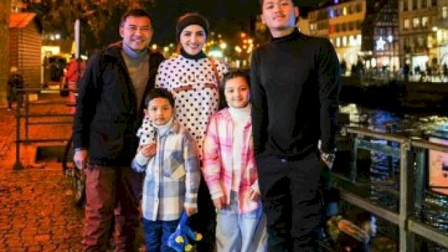 Keluarga Anang-Ashanty. (Foto: Instagram/ashanty_ash)