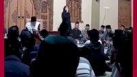 VIDEO: Viral, Wanita Ini Nyanyi di Depan Jemaah Pengajian Pria