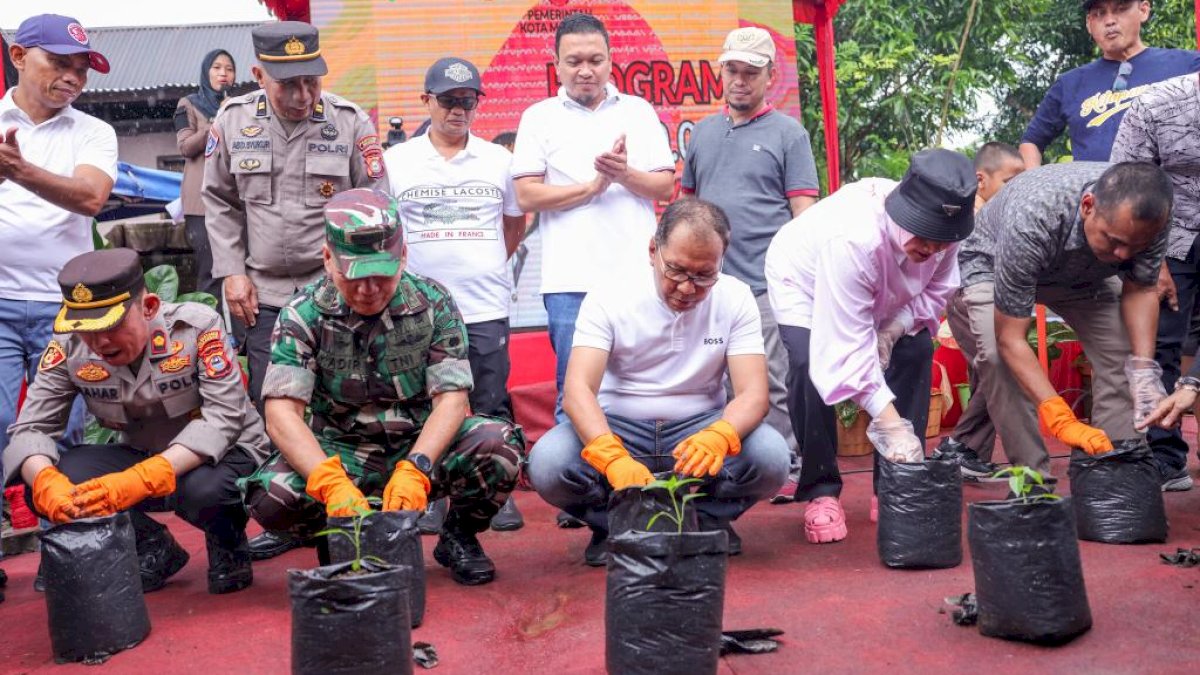 Danny Pomanto Resmi Canangkan Program Satu Juta Polybag di 1.096 Lorong Wisata