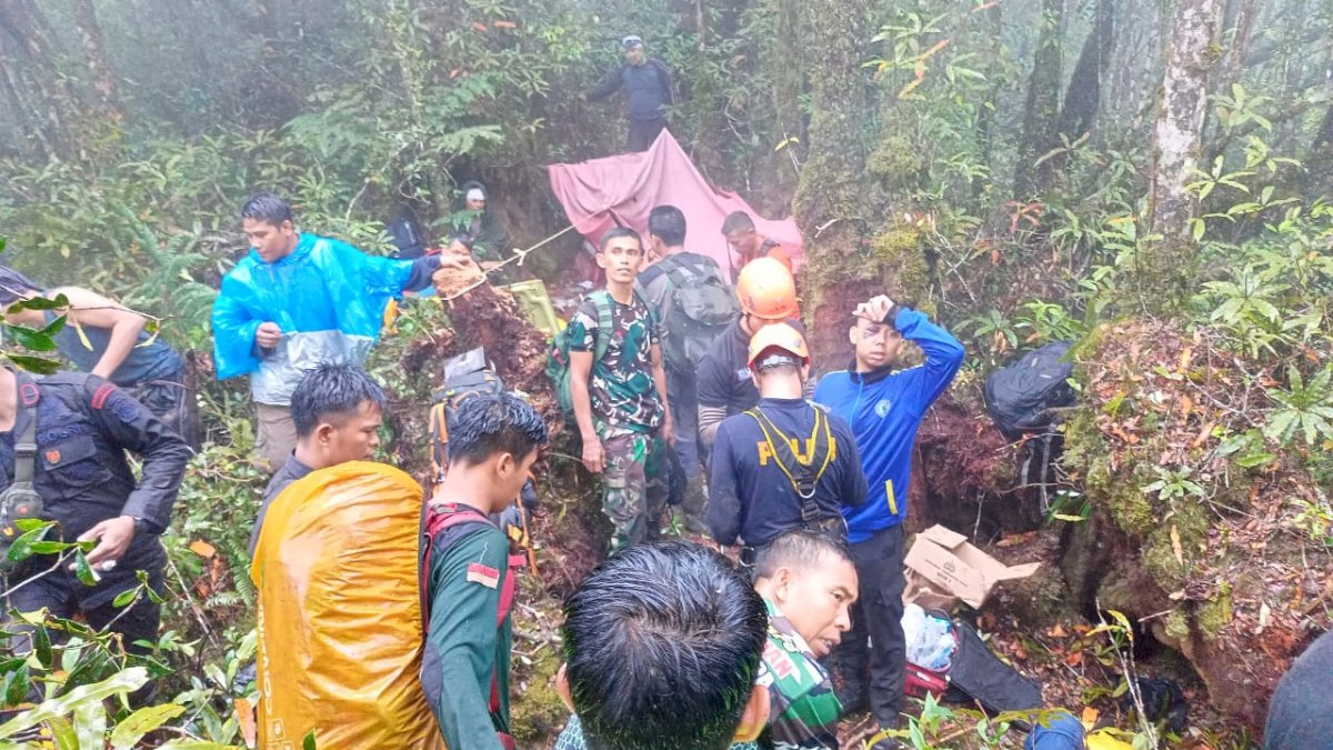 Terhalang Kabut Tebal, Kapolda Jambi Belum Dievakuasi dari Bukit Tamiai