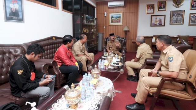 Pengurus Tapak Suci Putera Muhammdiyah Kabupaten Gowa melakukan audiens dengan Wakil Bupati Gowa H. Abd Rauf Malaganni (dokumen: istimewa)