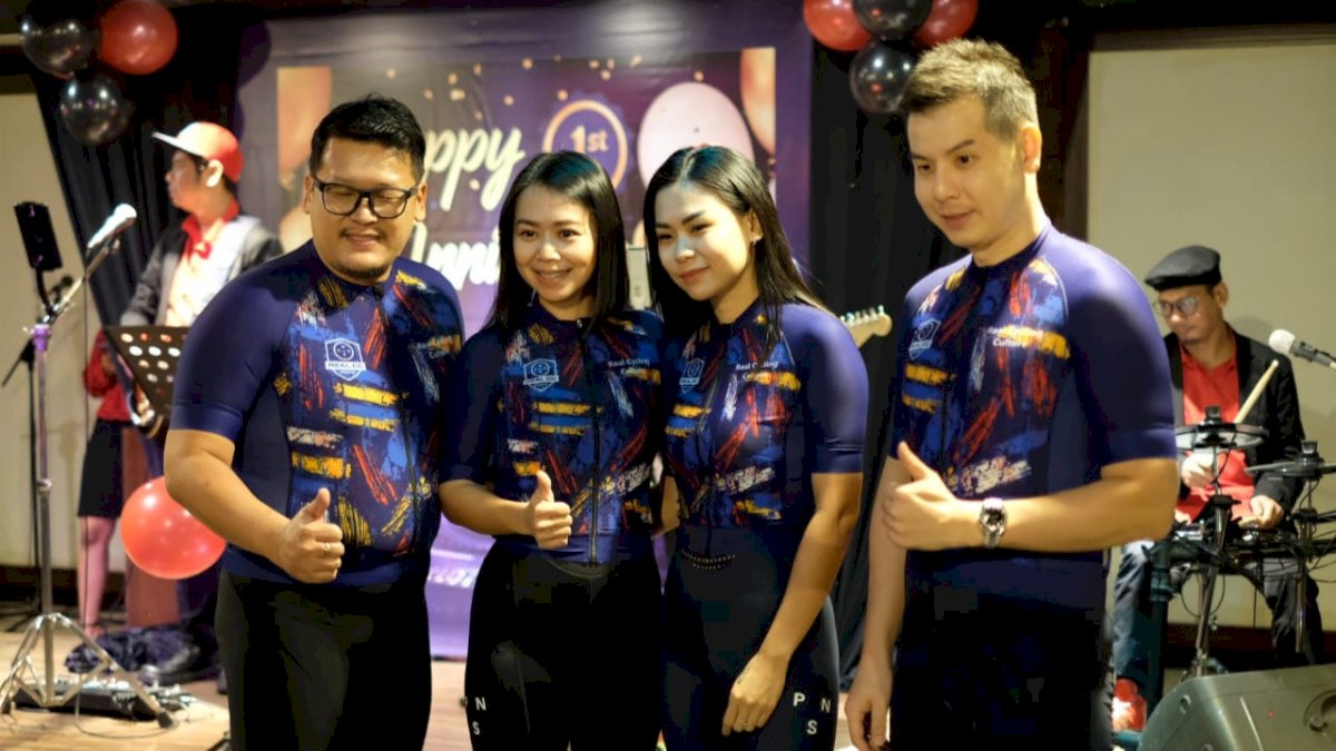 Rayakan Ulang Tahun Pertama, Club Sepeda Road Bike Makassar RCC Bagi Doorprize untuk Anggota