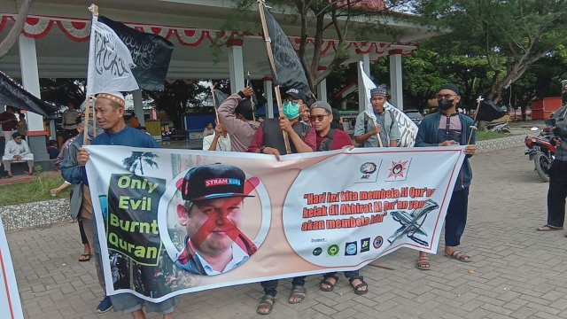 Aliansi Umat Islam Jeneponto Gelar Aksi Bela Al-Qur'an (Dedi/Sulselsatu)