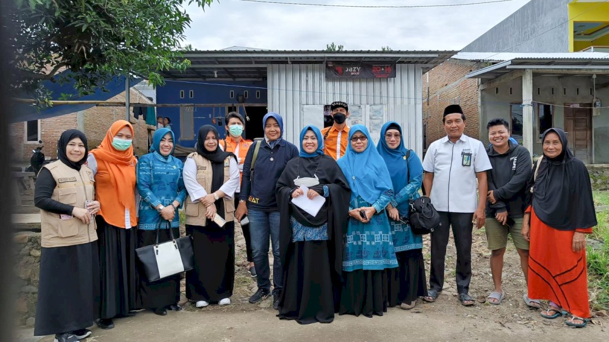 Erna Rasyid Taufan Pantau Korban Banjir dan Longsor Pada Program Assessment TP PKK dan Puspaga