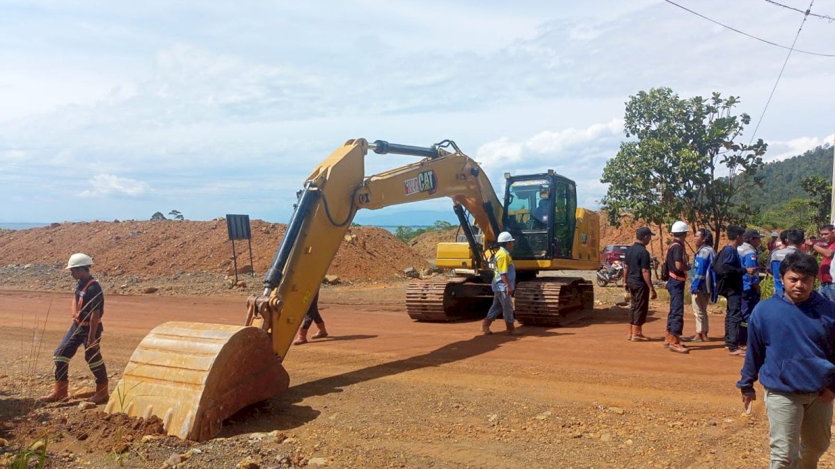 Massa Blokade Pengapalan Ore Nikel PT CLM, IPW Minta Kemenkopolhukam Turun Tangan