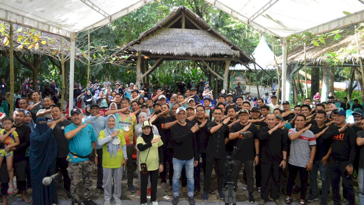 Pererat Hubungan Karyawan, Kalla Transport &amp; Logistics Gelar Family Gathering di Bugis Waterpark