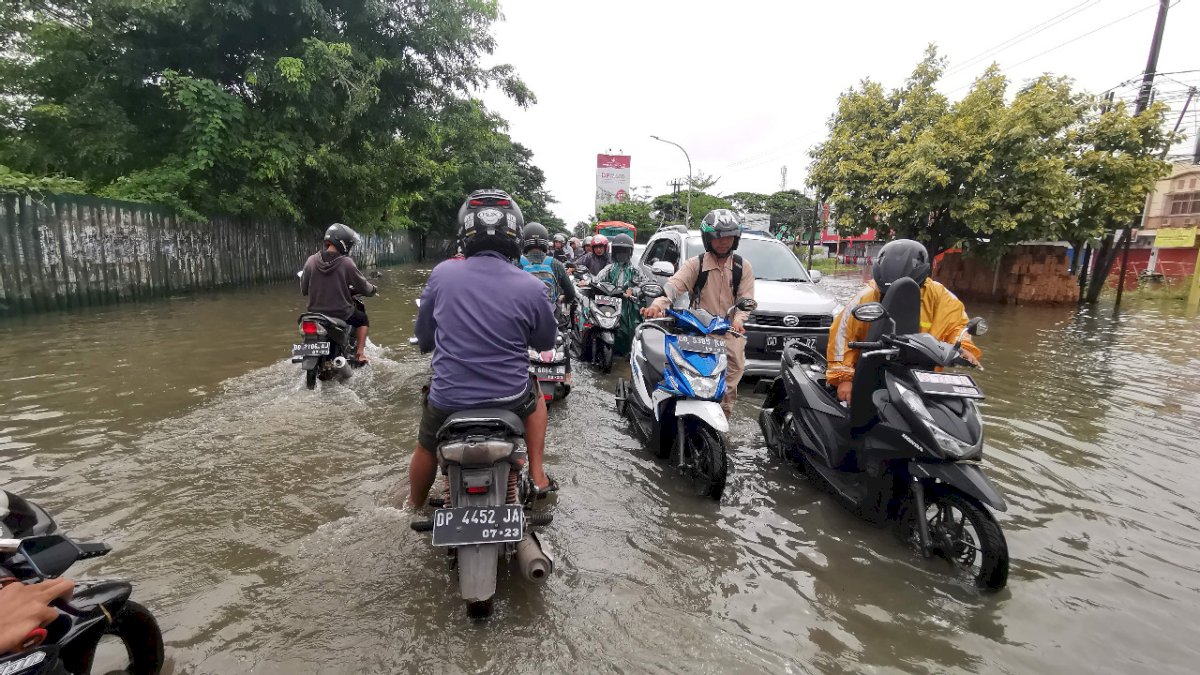 Harus Lebih Hati-hati, Begini Tips #Cari_Aman Saat Berkendara di Musim Hujan