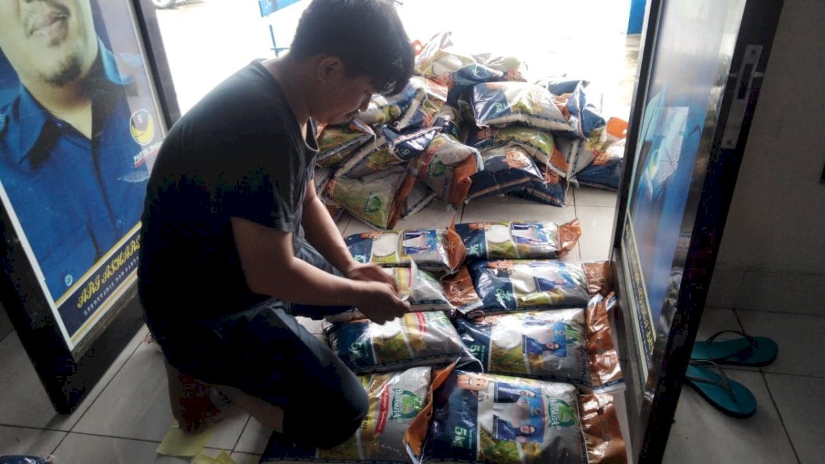 NasDem Makassar Salurkan Bantuan ke Warga Korban Banjir