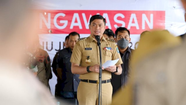 Bupati Gowa Adnan Purichta Ichsan saat apel siaga pelaksanaan pengawasan menuju Pemilu 2024 (dokumen: istimewa)