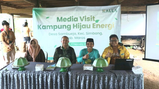 Media visit Kampung Hijau Energi Yayasan Hadji Kalla di Maros (dokumen: istimewa)