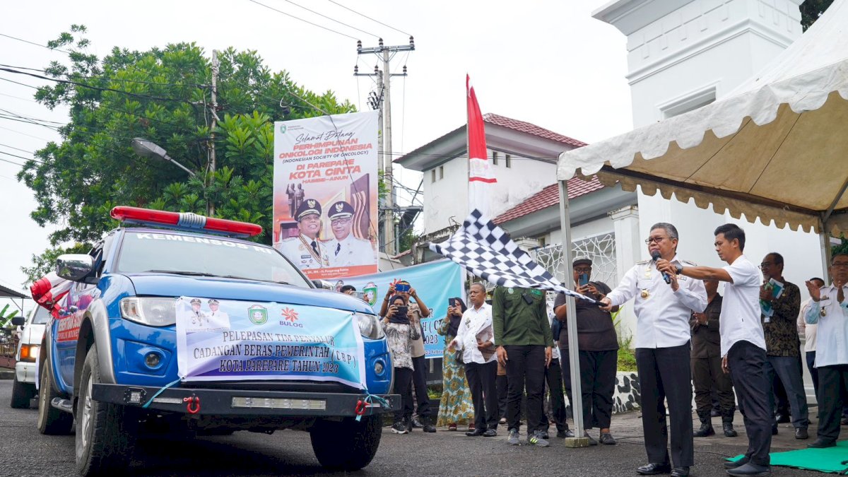 Wali Kota Parepare Lepas Penyaluran Bantuan Beras Untuk Korban Banjir