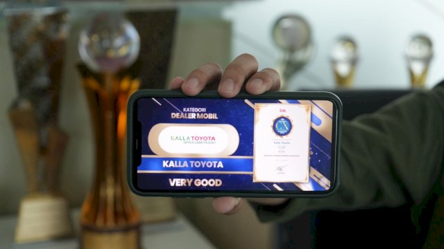 Kalla Toyota terima penghargaan kategori dealer mobil terbaik (dokumen: istimewa)
