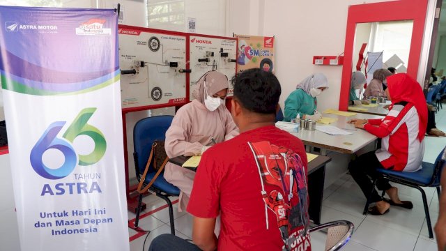 Aksi donor darah Honda bersama Komunitas RedGank di HUT RedGank ke-19 (dokumen: istimewa)