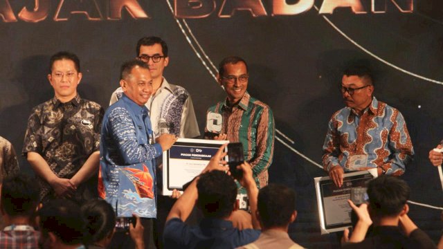 Penghargaan diterima langsung oleh Vice President Director PT Vale Indonesia Adriansyah Chaniago (dokumen: istimewa)