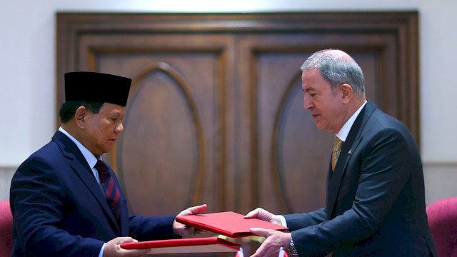 Menhan Prabowo Subianto bersama Menhan Turki Hulusi Akar tindak lanjuti rencana aksi kerja sama pertahanan. (Foto: Ist)