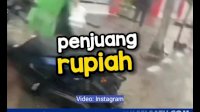 VIDEO: Driver Ojek Online Kejebur Parit saat Antar Pesanan