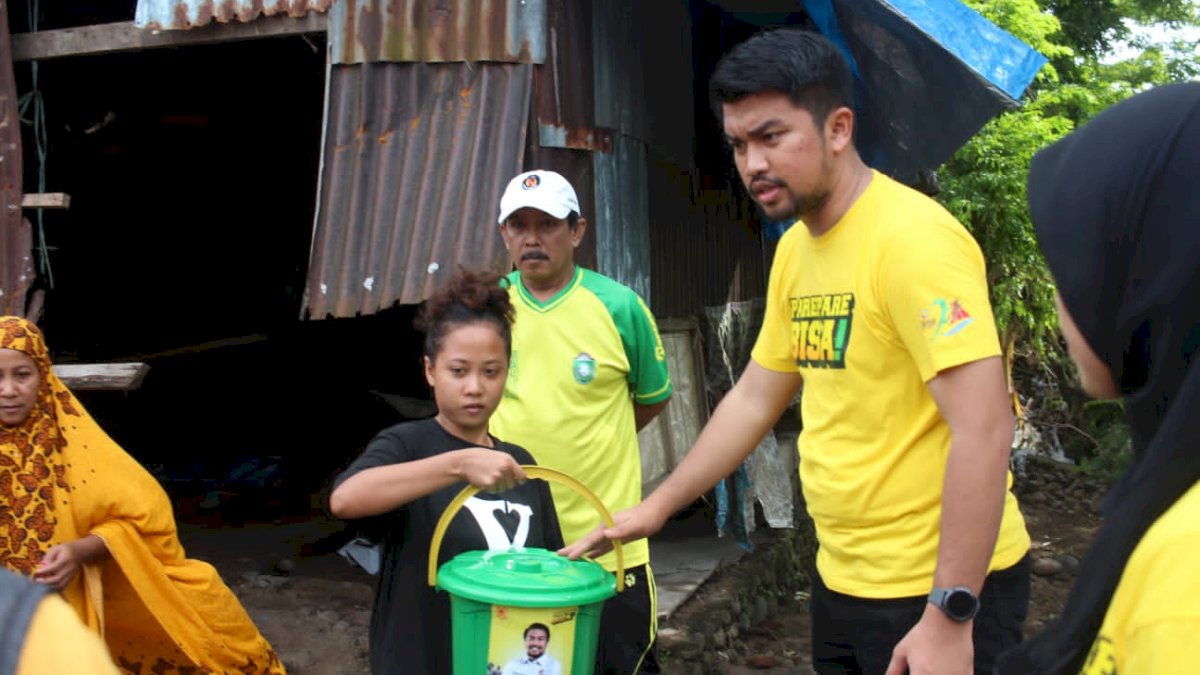 Ketua KONI Parepare Zulham Arief Gerak Cepat Serahkan Bantuan ke Korban Banjir