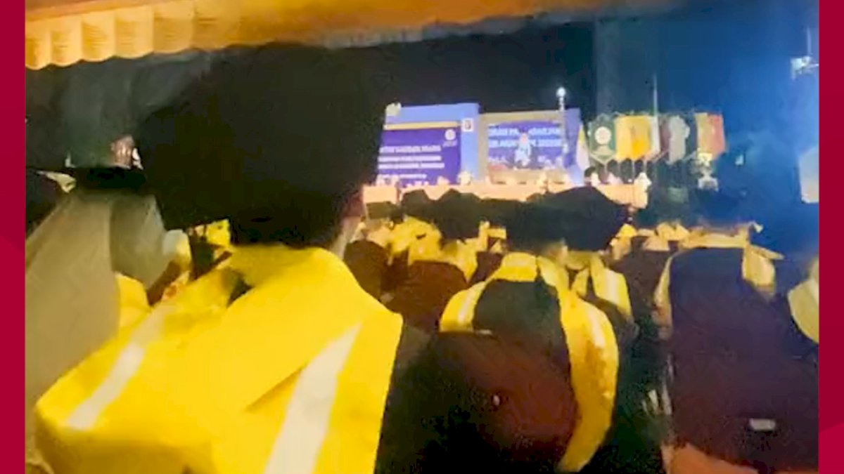 VIDEO: Lulusan S2 UGM Ini Malah Bangga Bekerja di Tempat Sampah