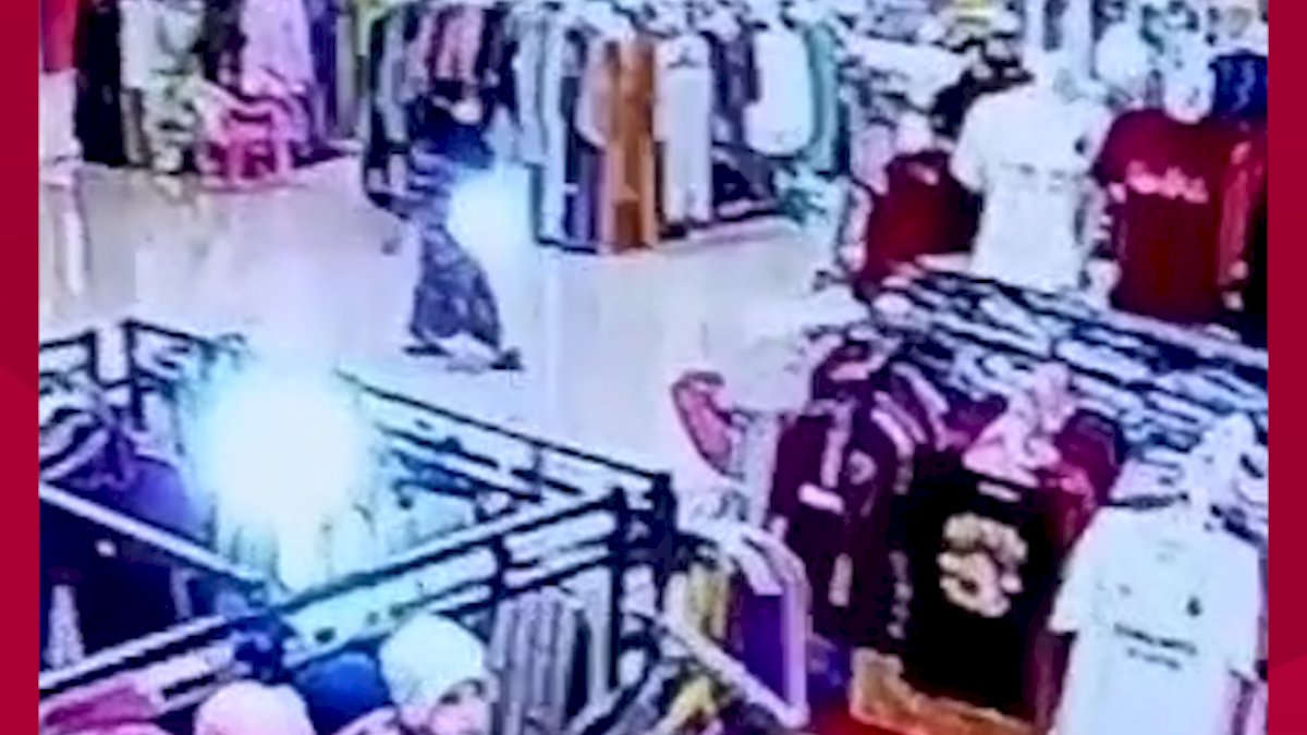 VIDEO: Emak-emak Diduga Curi Jilbab di Tenan Mall Panakkukang Makassar