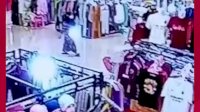 VIDEO: Emak-emak Diduga Curi Jilbab di Tenan Mall Panakkukang Makassar