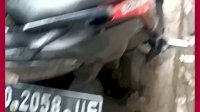 VIDEO: 2 Knalpot Motor di Makassar Dicuri Padahal Diparkir di Tempat Ramai