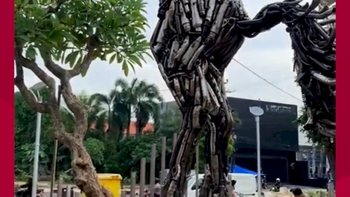 VIDEO: Penampakan Patung Kuda dari Knalpot Brong, Jadi Ikon Baru di Taman Kota