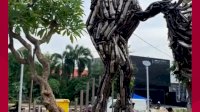 VIDEO: Penampakan Patung Kuda dari Knalpot Brong, Jadi Ikon Baru di Taman Kota