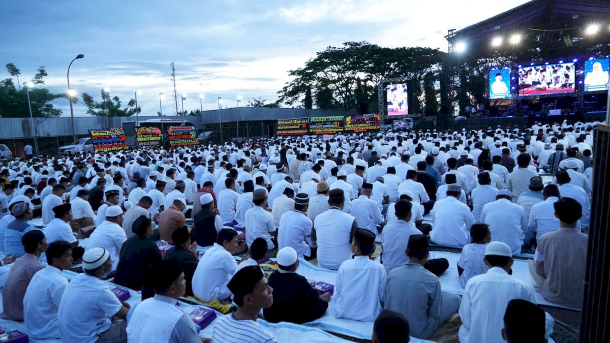Puluhan Ribu Warga Doakan NasDem Pemenang 2024 Pada Perayaan Ultah Rusdi Masse