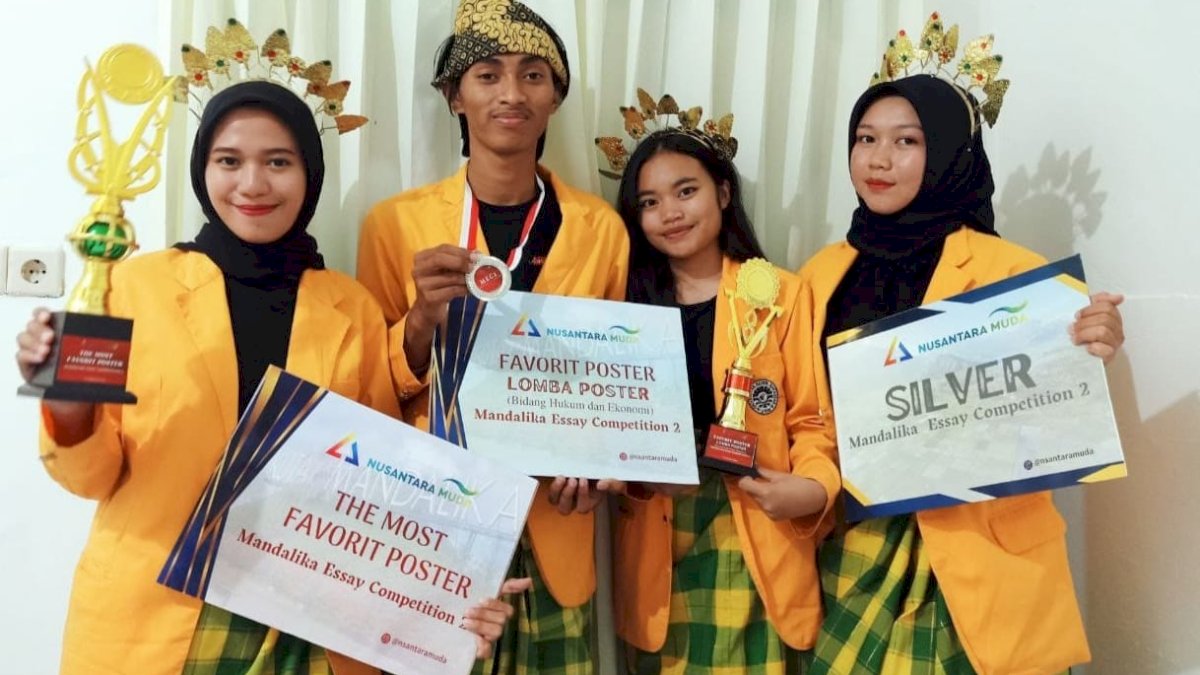 Hebat! Mahasiswa UNM Sabet 3 Penghargaan di Mandalika Essay Competition
