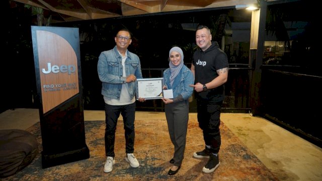 Sales consultant berhasil meraih penghargaan dari PT DAS Indonesia Motor (dokumen: istimewa)
