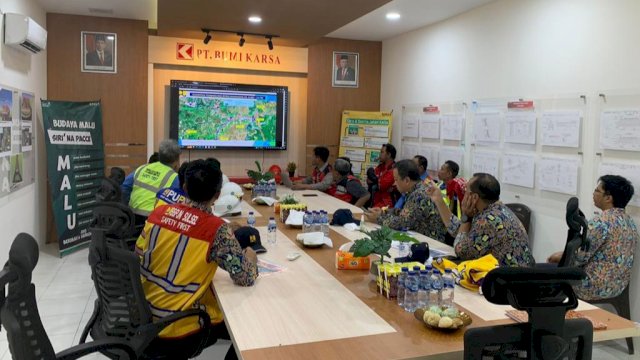 Sesdirjen kunjungi proyek Jalan Bypass Mamminasata yang dibangun oleh Bumi Karsa di Kabupaten Maros (dokumen: istimewa)