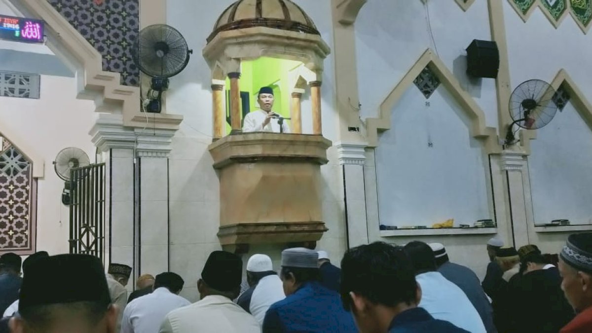 Ketua DPRD Lutim Aripin Ajak Masyarakat Makmurkan Masjid