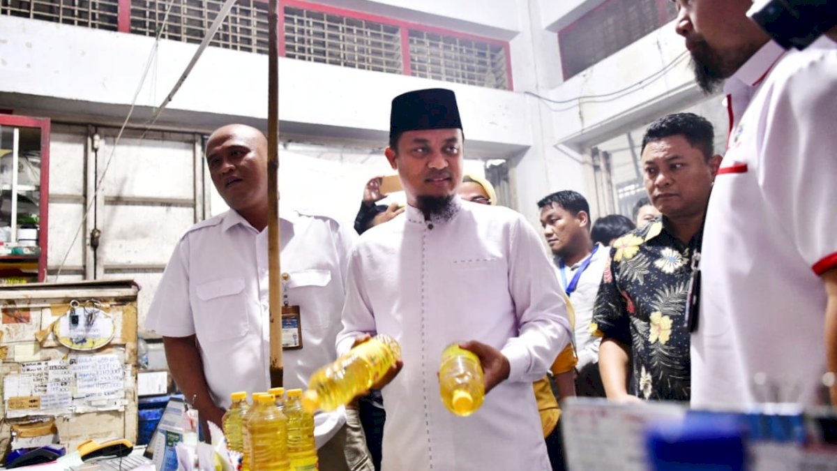 Disdag Makassar Bersama Gubernur Sulsel Lakukan Pemantauan Harga di Pasar Terong