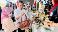 Jokowi dan Ibu Negara Jajal Produk UMKM Andalan Dekranasda Sulsel