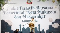 Salat Tarawih Bersama Jajaran Pegawai Pemkot Makassar, Danny Pomanto Ingatkan OPD Jaga Kekompakan